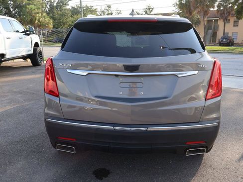 Used 2017 Cadillac XT5 FWD image 6