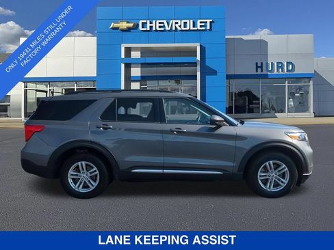 Used 2024 Ford Explorer XLT AWD/4WD image 3