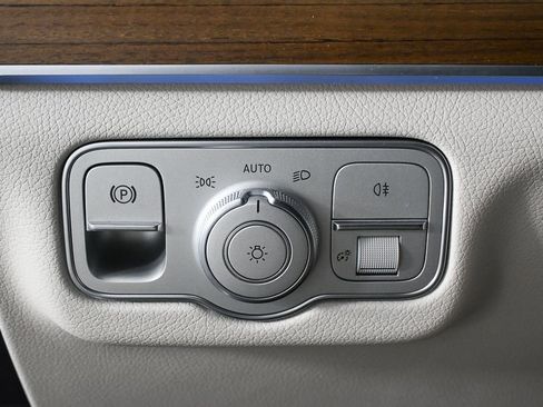 Certified 2026 Mercedes-Benz GLE 350 4MATIC image 9