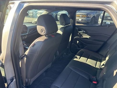 Used 2025 Chevrolet Trax RS w/ Driver Confidence Package FWD image 23