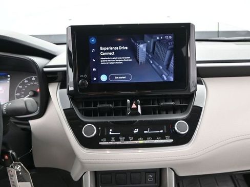 Used 2023 Toyota Corolla Cross L image 8