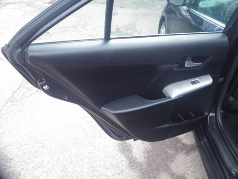 Used 2012 Toyota Camry SE image 28