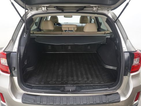 Used 2015 Subaru Outback 3.6R Limited image 13