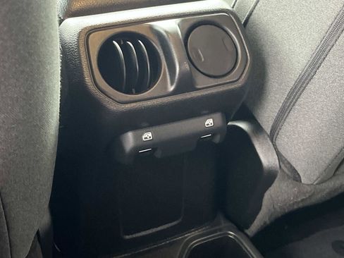 Used 2024 Jeep Wrangler Sport S image 12