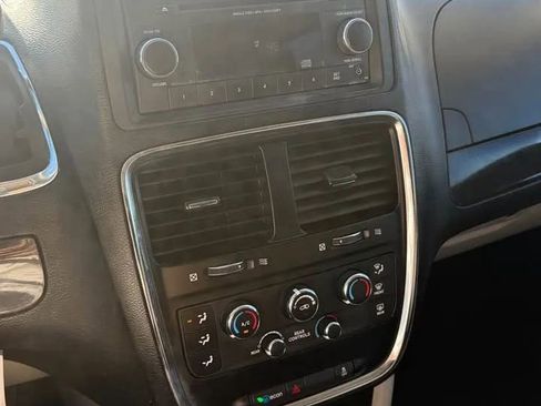 Used 2013 Dodge Grand Caravan SXT image 10
