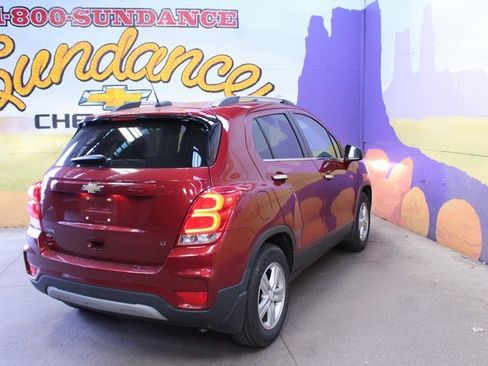 Used 2020 Chevrolet Trax LT w/ Driver Confidence Package image 8