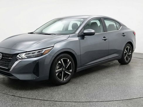 Used 2025 Nissan Sentra SV image 3