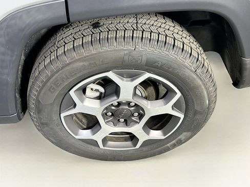 Used 2022 Jeep Compass Trailhawk w/ Trailhawk Elite Group image 31