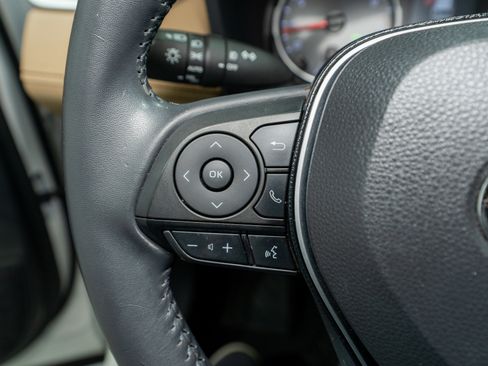 Used 2019 Toyota RAV4 XLE Premium image 25