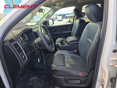 Used 2021 RAM 1500 Tradesman w/ Chrome Appearance Group RWD image 3