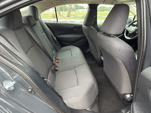 Used 2025 Toyota Corolla LE FWD image 38