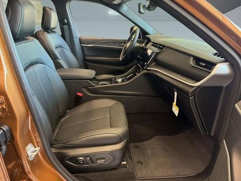 New 2026 Jeep Grand Cherokee L Limited AWD/4WD image 31