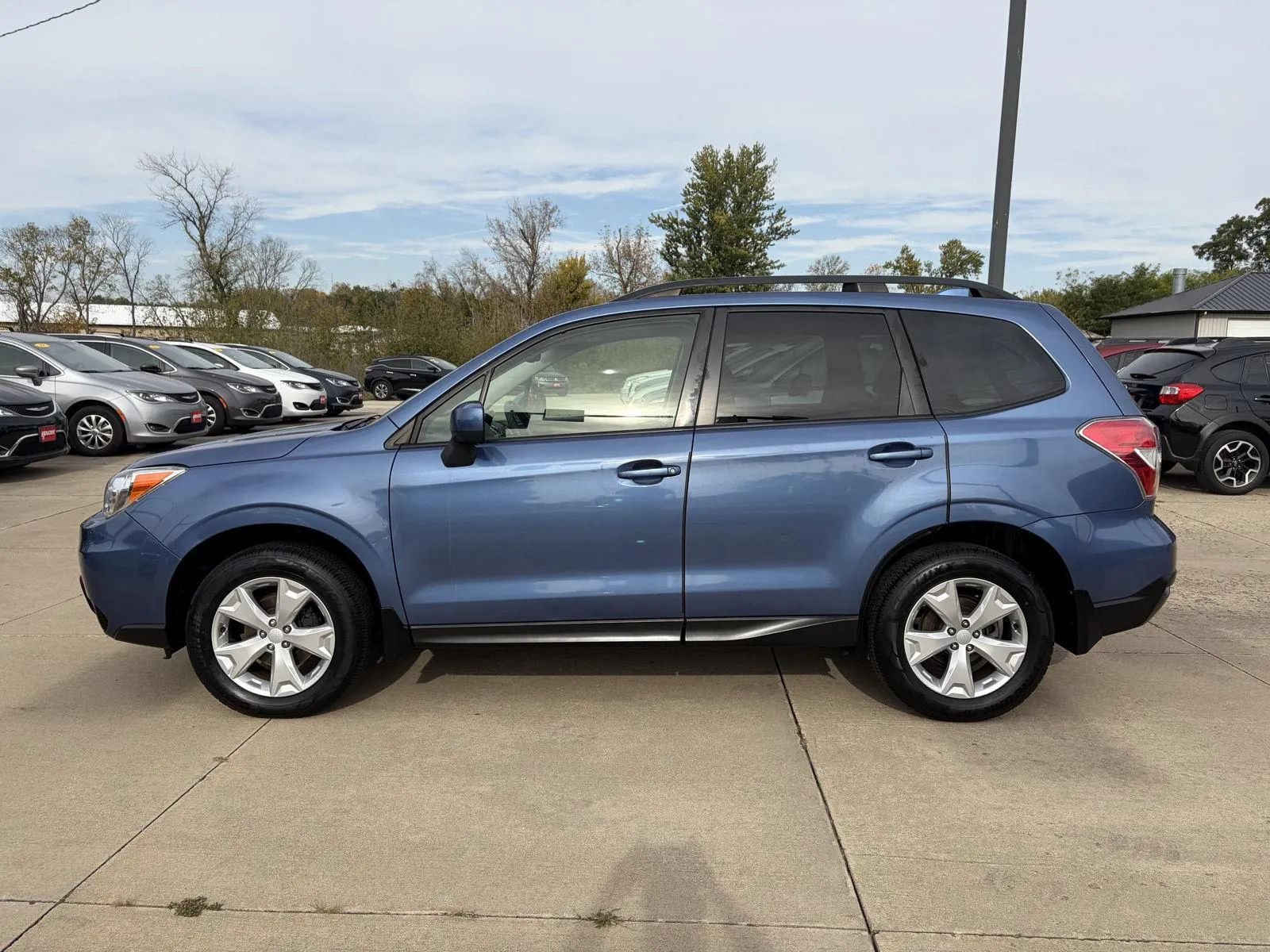 Used 2016 Subaru Forester 2.5i Premium AWD/4WD image 5