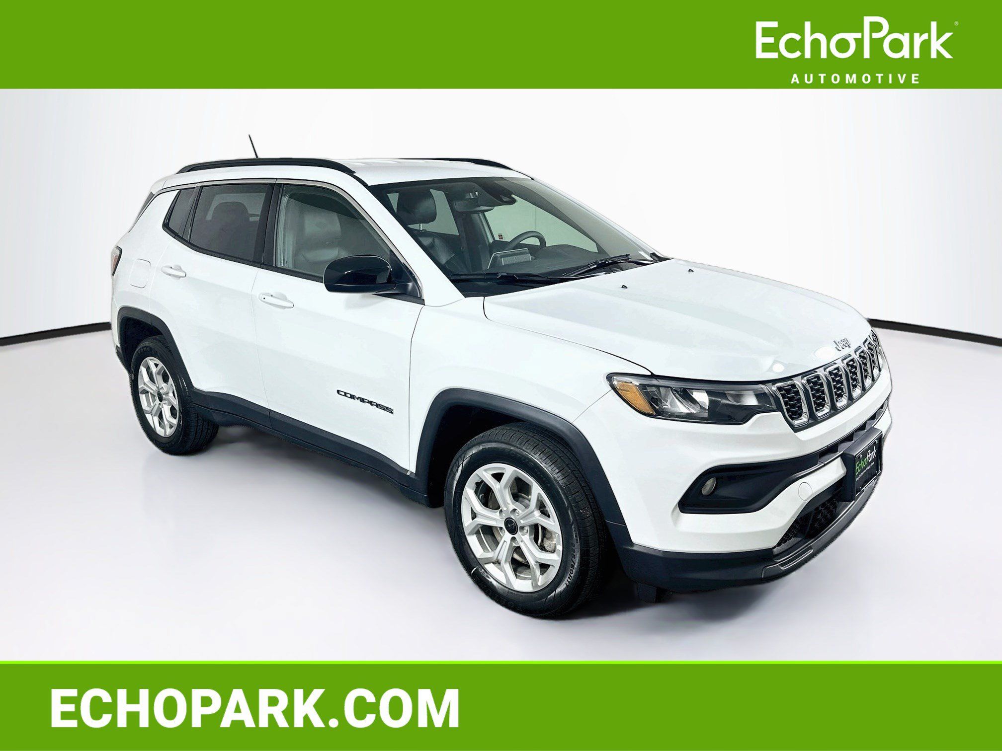 Used 2025 Jeep Compass Latitude AWD/4WD image 1