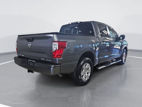 Used 2019 Nissan Titan SV w/ SV Convenience Package AWD/4WD image 3