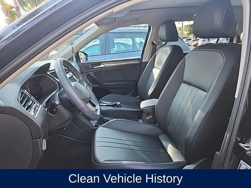 Used 2023 Volkswagen Tiguan SE w/ Panoramic Sunroof Package image 4