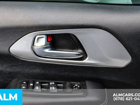 Used 2019 Chrysler Pacifica Touring Plus w/ S Appearance Package FWD image 39