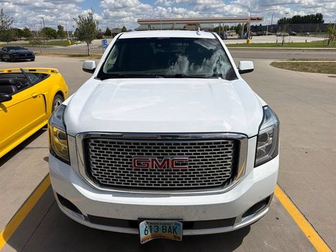 Used 2015 GMC Yukon XL Denali AWD/4WD image 16