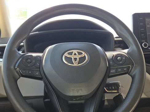 Used 2022 Toyota Corolla LE w/ Carpet Mat Package (TMS) image 12