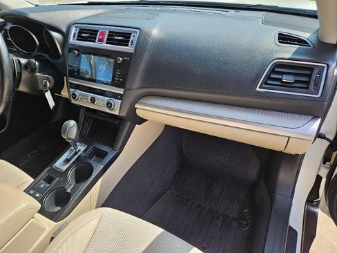 Used 2015 Subaru Outback 2.5i Premium AWD/4WD image 16