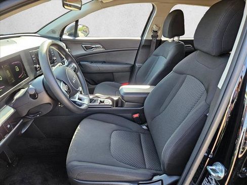 Used 2025 Kia Sportage LX image 15