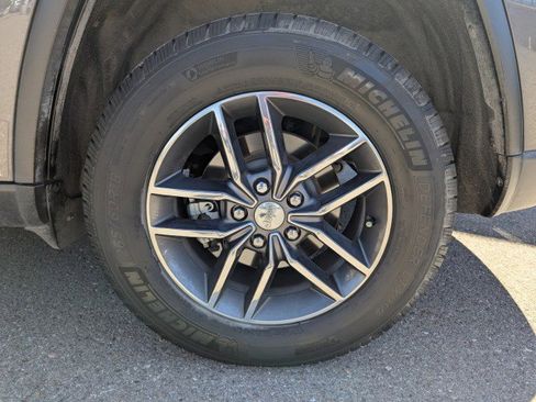 Used 2018 Jeep Grand Cherokee Limited AWD/4WD image 29