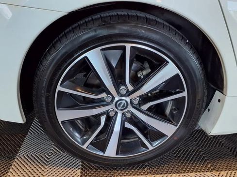 Used 2023 Nissan Maxima SV image 7