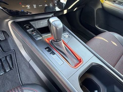 Used 2025 Nissan Kicks SR image 24