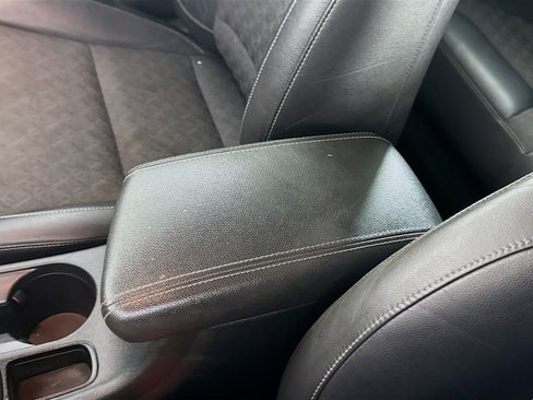 Used 2017 Kia Niro EX image 18