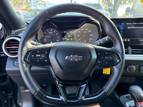 Used 2025 Chevrolet Trax RS w/ Driver Confidence Package FWD image 17