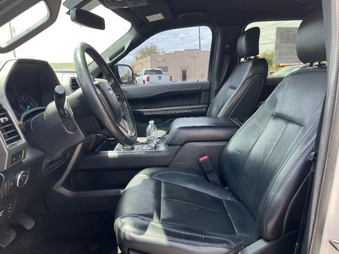 Used 2018 Ford Expedition Max XLT w/ Equipment Group 202A AWD/4WD image 11