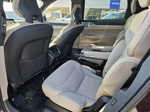 New 2025 Volvo EX90 Ultra image 9