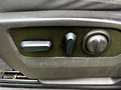 Used 2022 GMC Sierra 2500 SLE w/ SLE Value Package; image 10