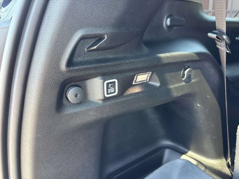 Used 2023 Jeep Grand Cherokee L Laredo AWD/4WD image 17
