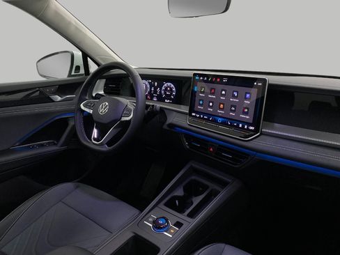 New 2026 Volkswagen Tiguan SE AWD/4WD image 18
