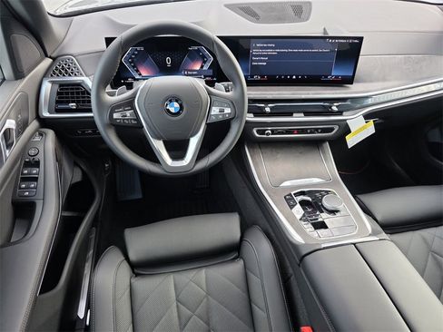 New 2026 BMW X5 sDrive40i image 11