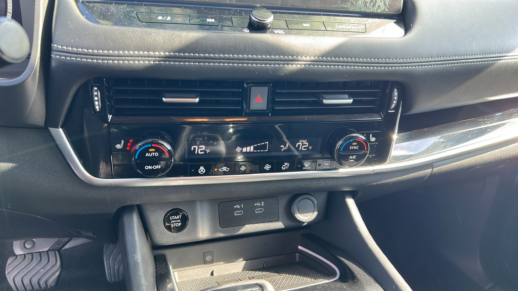 Used 2024 Nissan Rogue SL AWD/4WD image 14