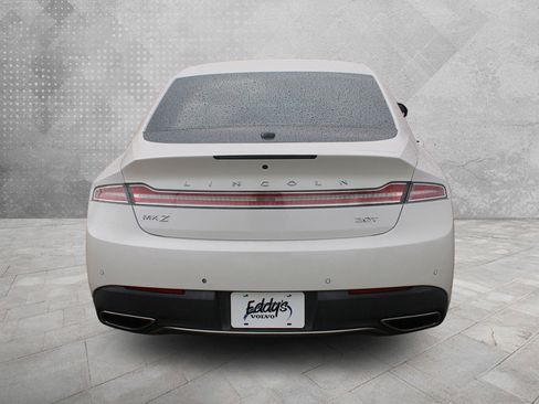 Used 2020 Lincoln MKZ image 5