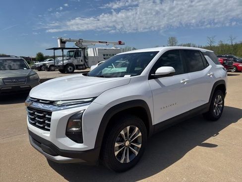 Used 2025 Chevrolet Equinox LT FWD image 7