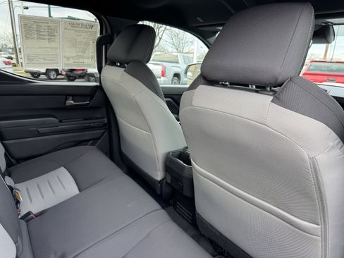 Used 2025 Toyota Tacoma TRD Sport image 34
