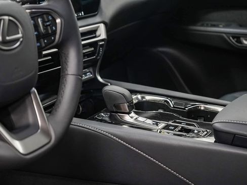 Used 2025 Lexus RX 350 FWD w/ Technology Package image 24