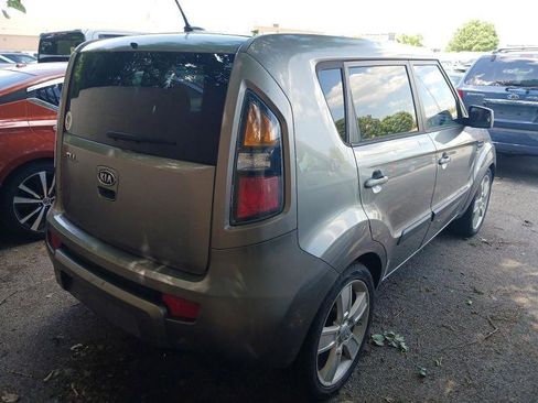 Used 2011 Kia Soul ! FWD image 3