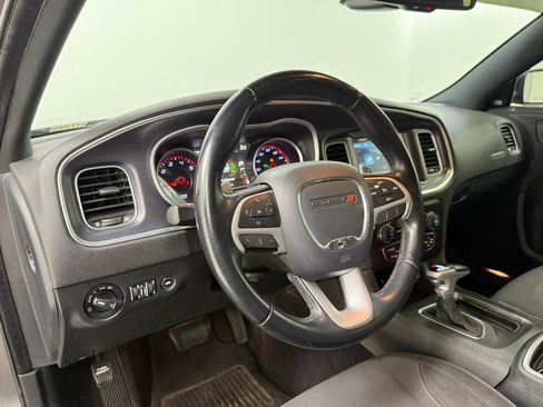 Used 2017 Dodge Charger R/T RWD image 15