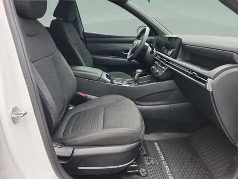 Certified 2025 Hyundai Santa Cruz SE FWD image 18