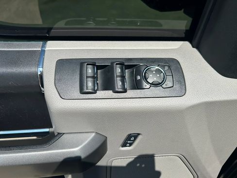 Used 2018 Ford F150 XLT AWD/4WD image 11