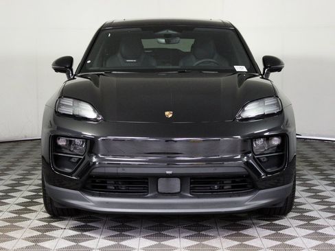 Used 2025 Porsche Macan 4 Electric image 10