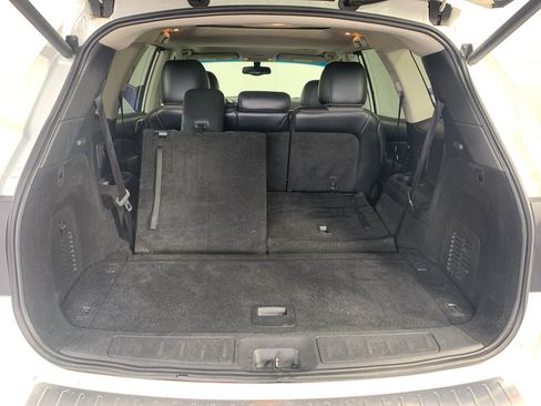 Used 2019 Nissan Pathfinder SL AWD/4WD image 34