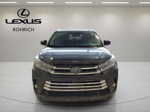 Used 2017 Toyota Highlander Limited image 2