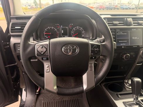Used 2021 Toyota 4Runner SR5 image 31