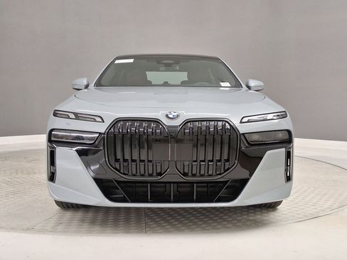 New 2026 BMW 740i w/ Premium Package image 4